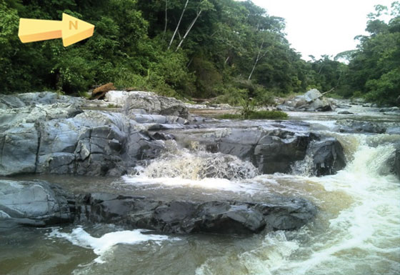 Vista general del río Unguía.
Rocas aflorantes en su mayoría cuerpos irregulares de
andesitas y dacitas.